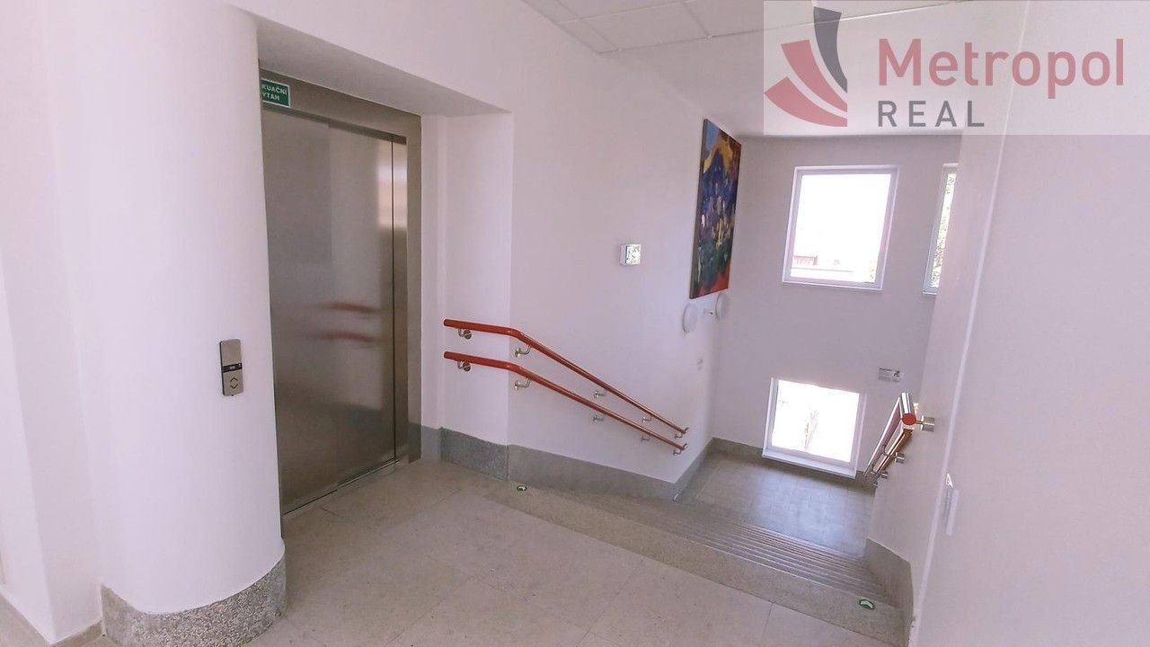 Pronájem kancelář - Zborovské náměstí 2018, Pardubice Zelené Předměstí, 19 m² - 5