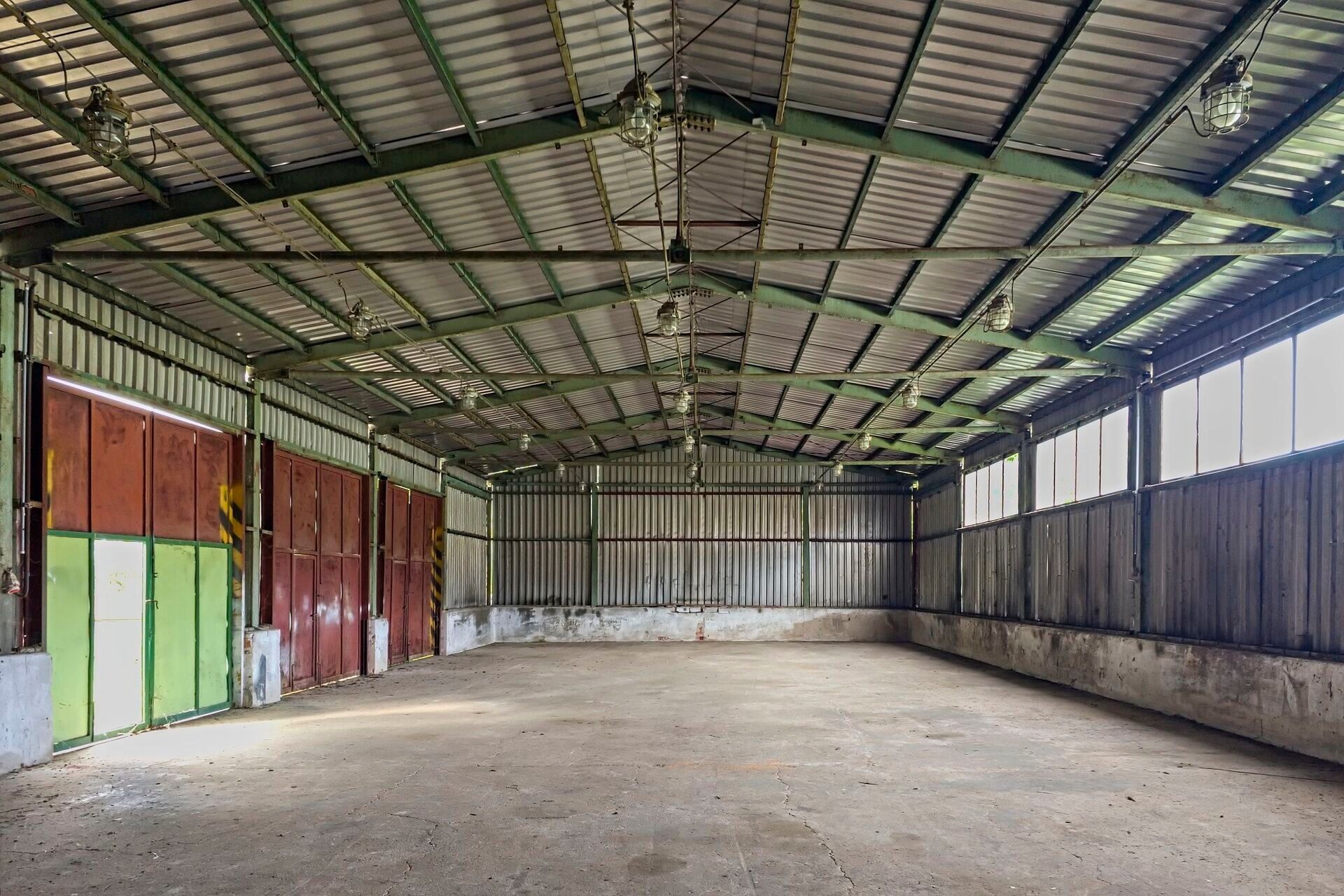 Sklady, Lično, 305 m² - 1