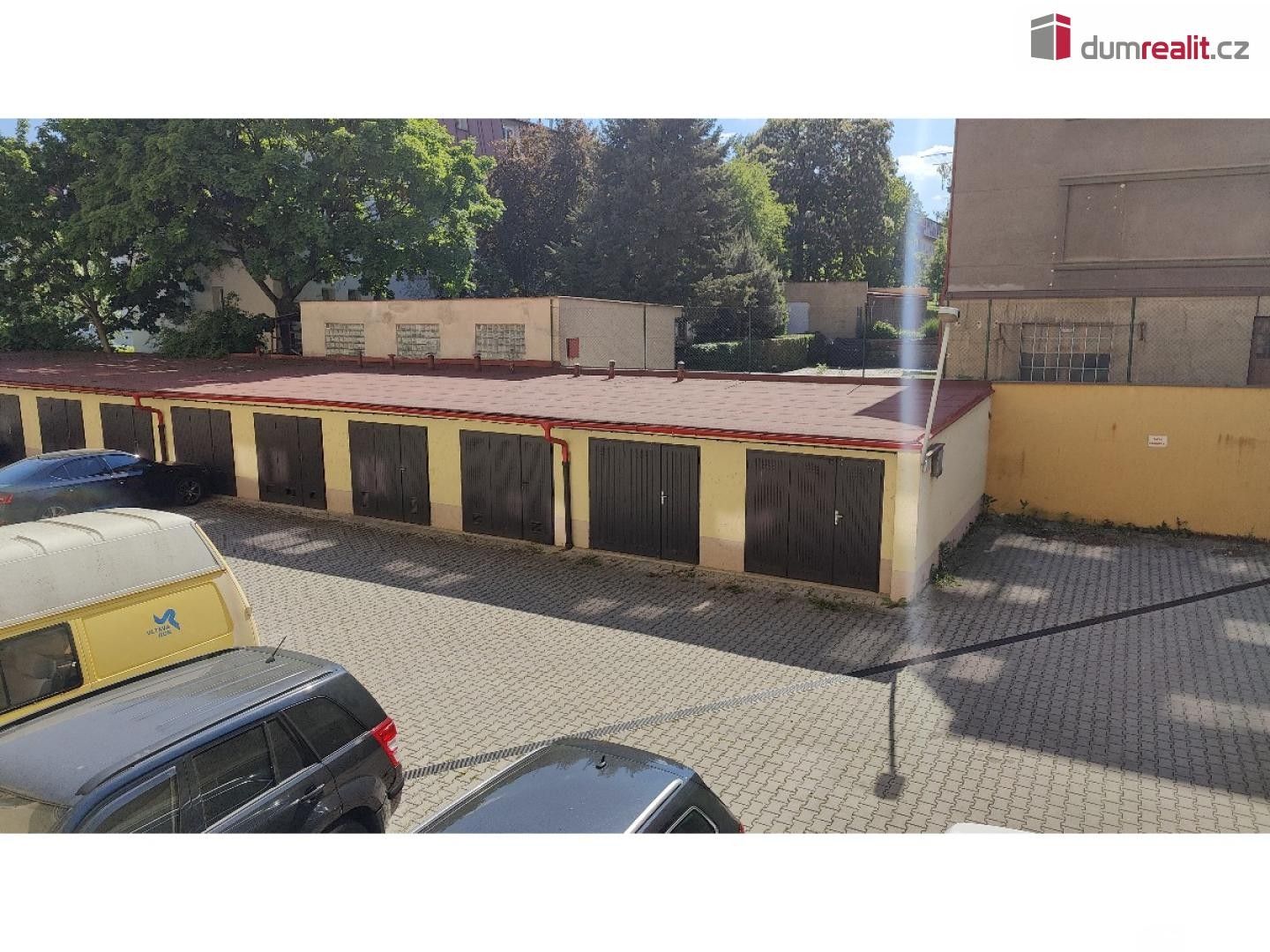 Pronájem garáž - K lánu, Praha, 18 m²