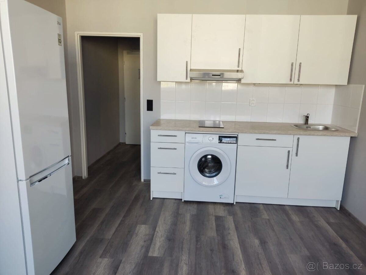 Pronájem byt - Praha, 180 00