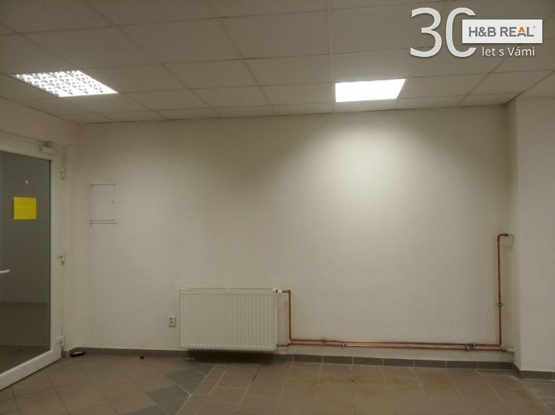 Pronájem obchodní prostory - Hranice, 43 m²