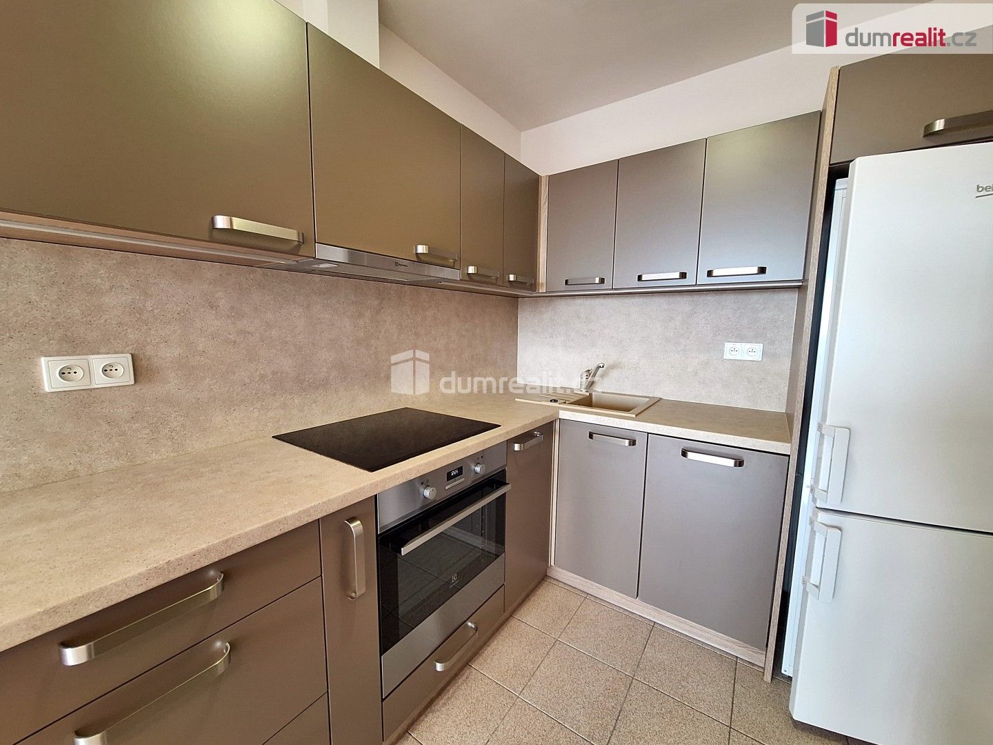 2+kk, Konstantinova, Praha, 42 m² - 1