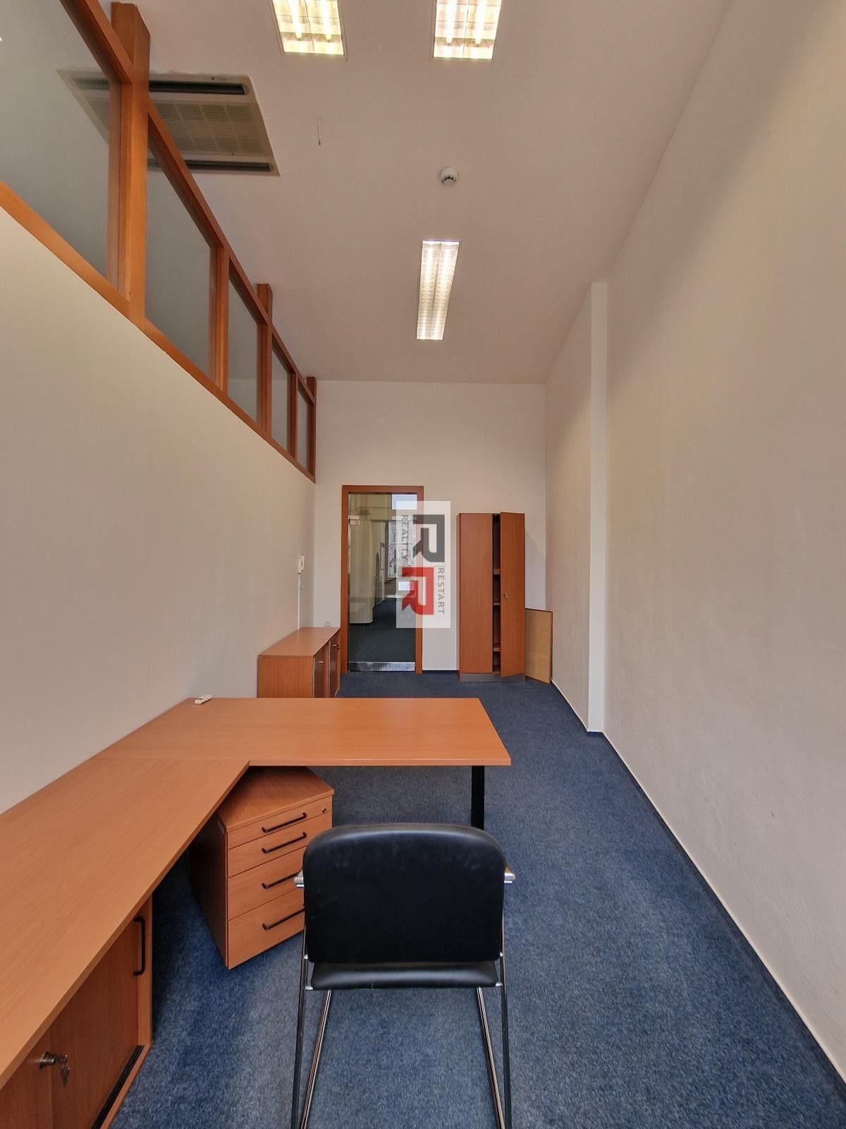 Kanceláře, Dolní náměstí, Olomouc, 17 m² - 2