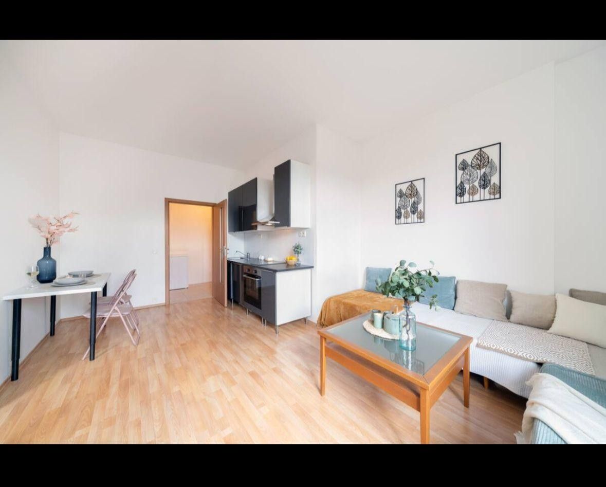 Pronájem byt 2+kk - Husinecká, Praha, 48 m²