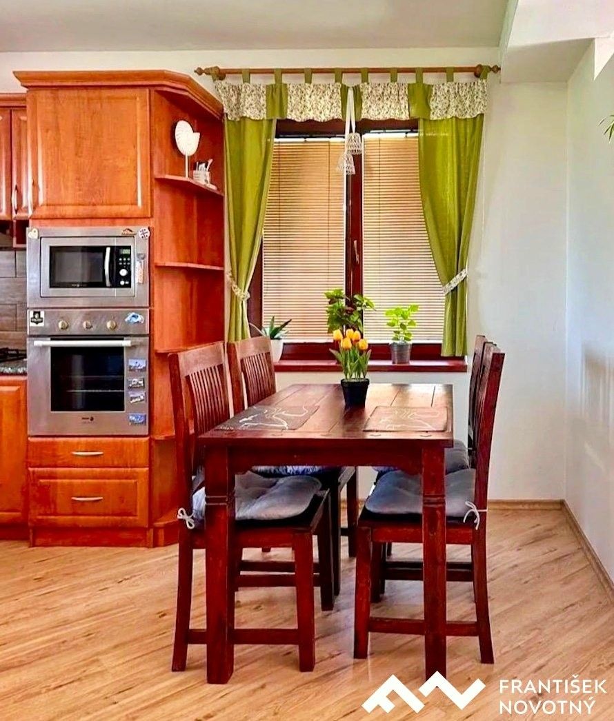 Byty, Blatnice pod Svatým Antonínkem, 696 71