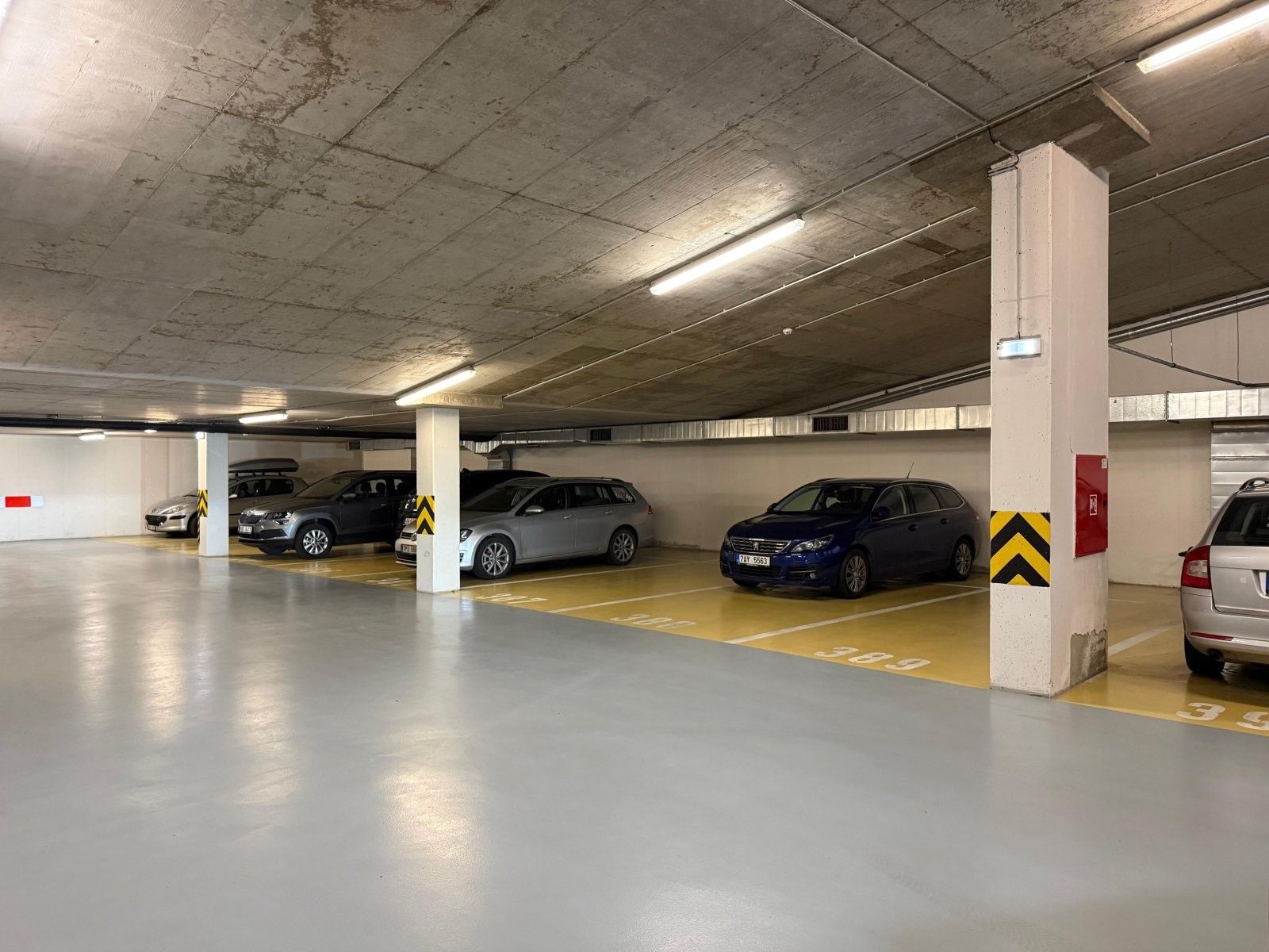 Ostatní, Hnězdenská 767, Praha, 20 m²