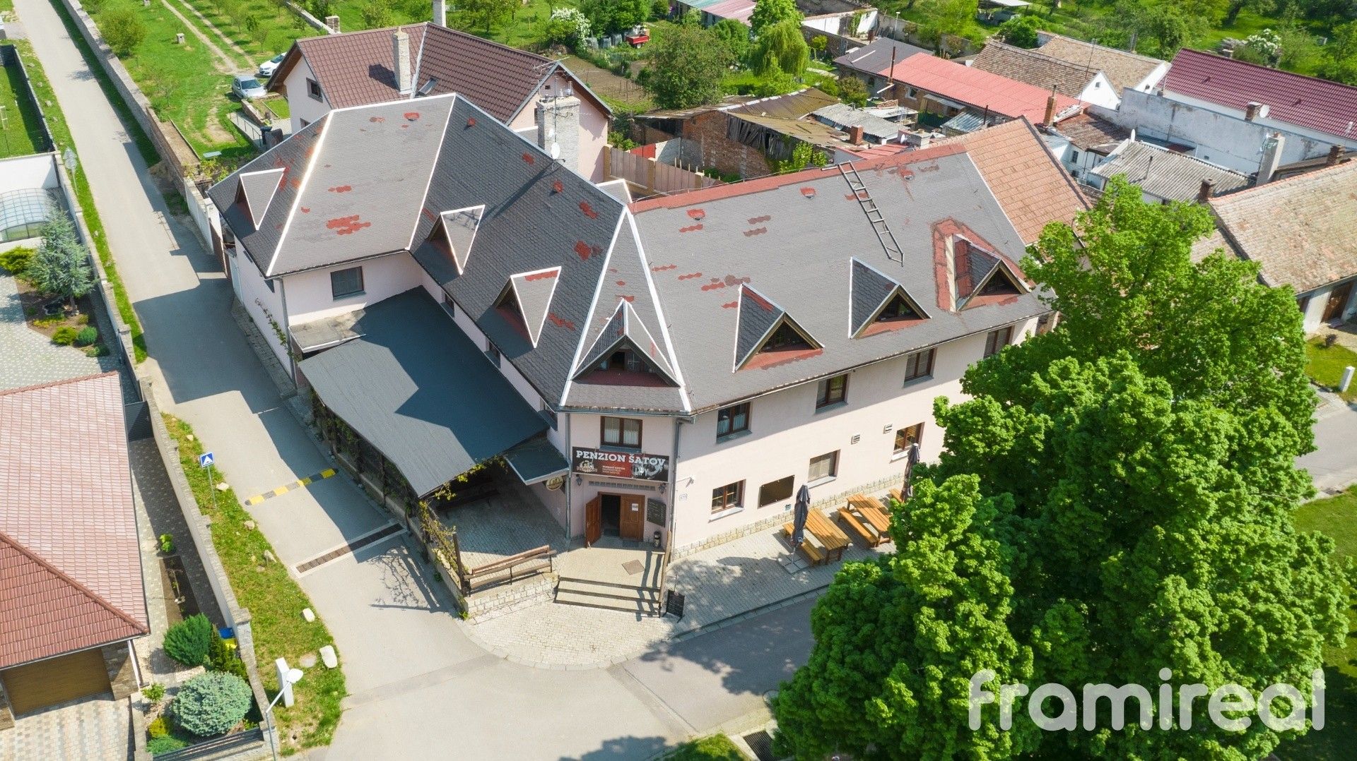 Prodej restaurace - Šatov, 1 m²