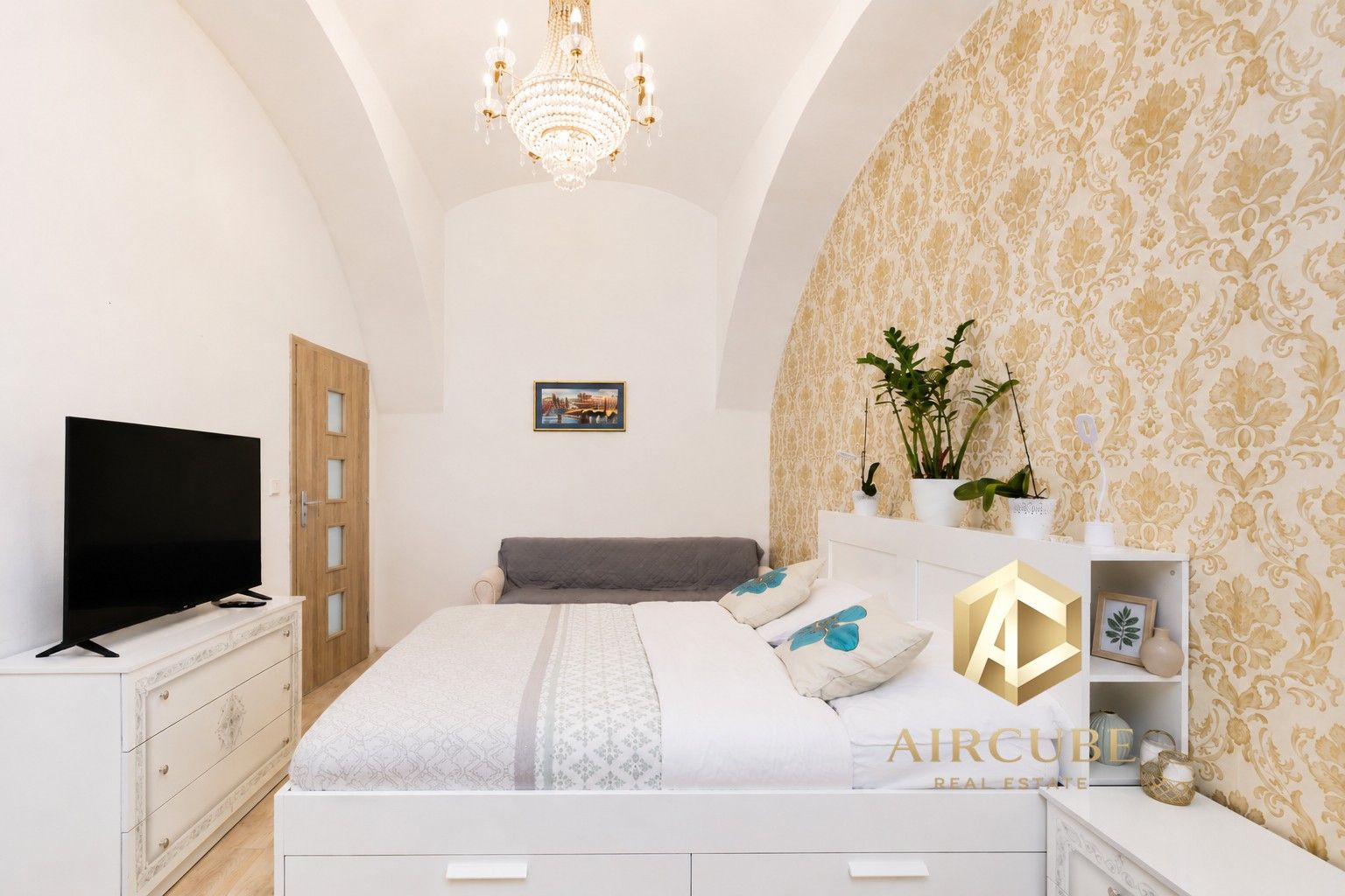 Pronájem byt 2+kk - Prvního pluku, Praha Karlín, 45 m² - 5