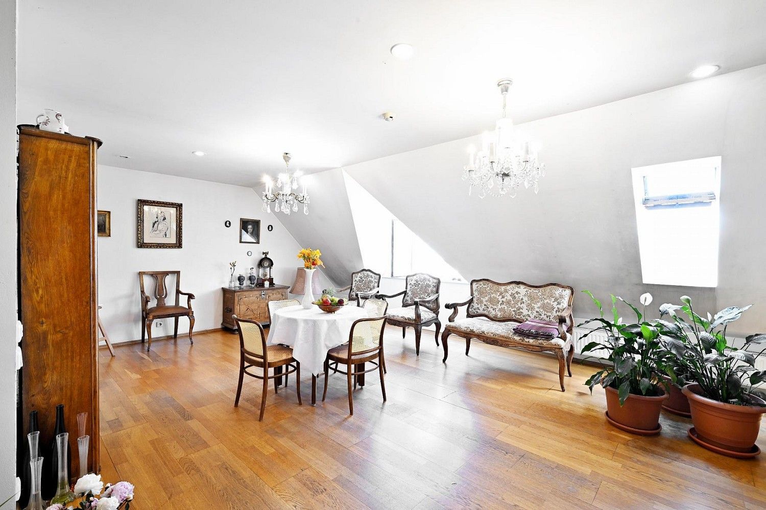 Byt · 320 m² · Praha - Vršovice, okres Praha 10, Hlavní město Praha - 3