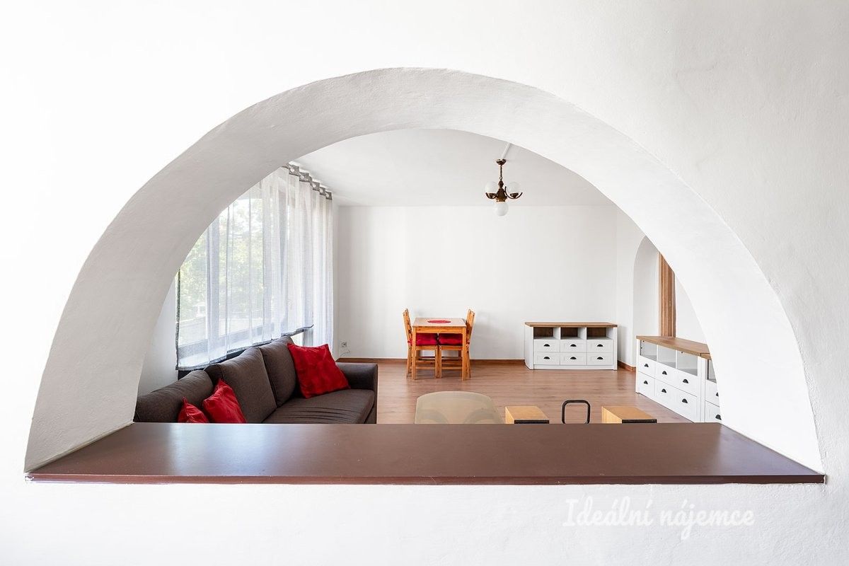 Byt 2+1 · 60 m² · U dvou srpů, Praha - 4