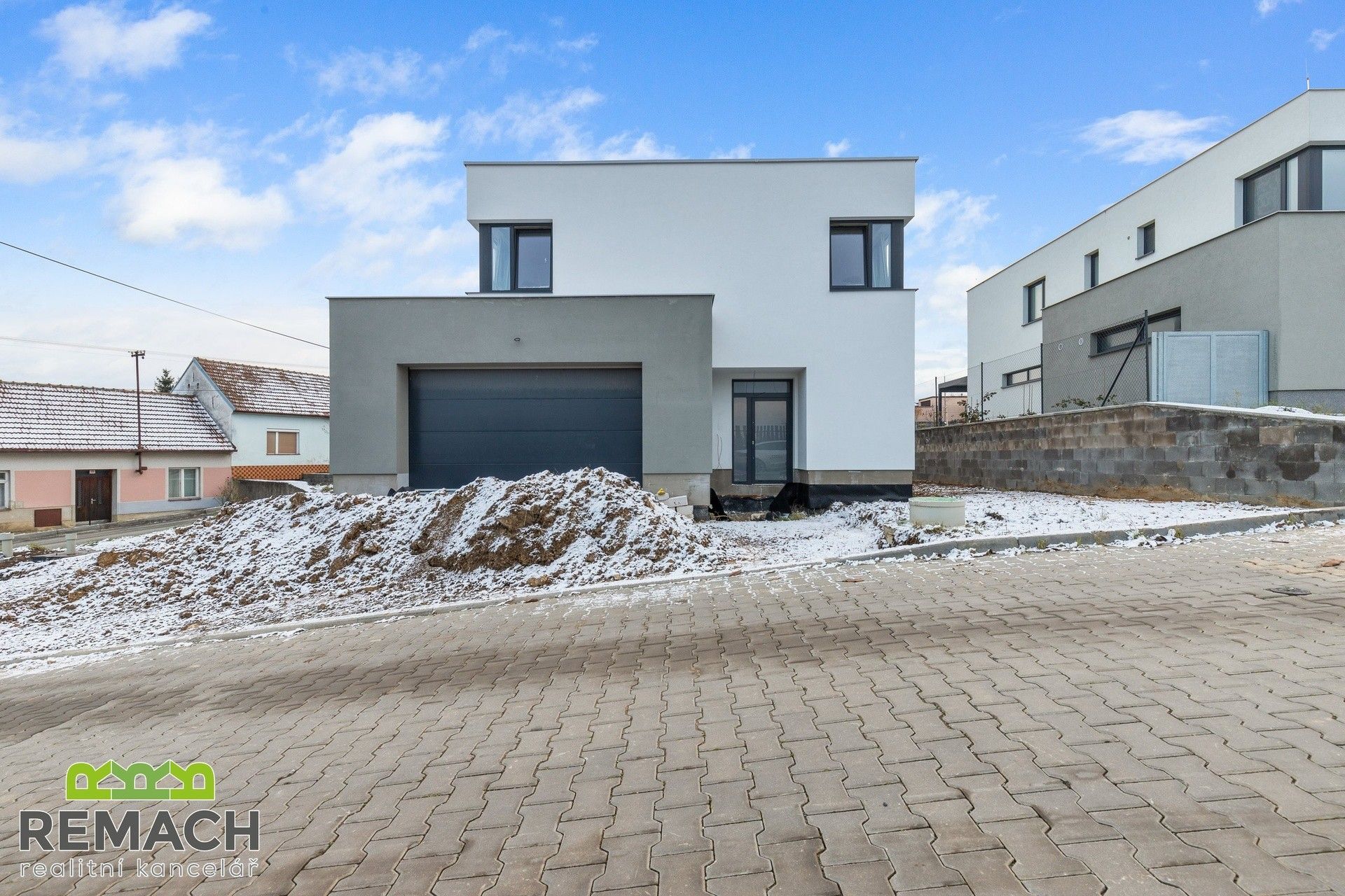 Rodinné domy, Holubice, 233 m²