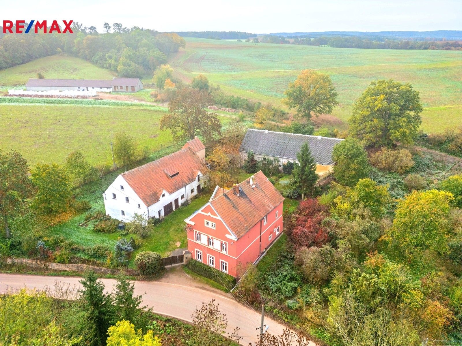 Prodej rodinný dům - Mukoděly, Vroutek, 191 m²