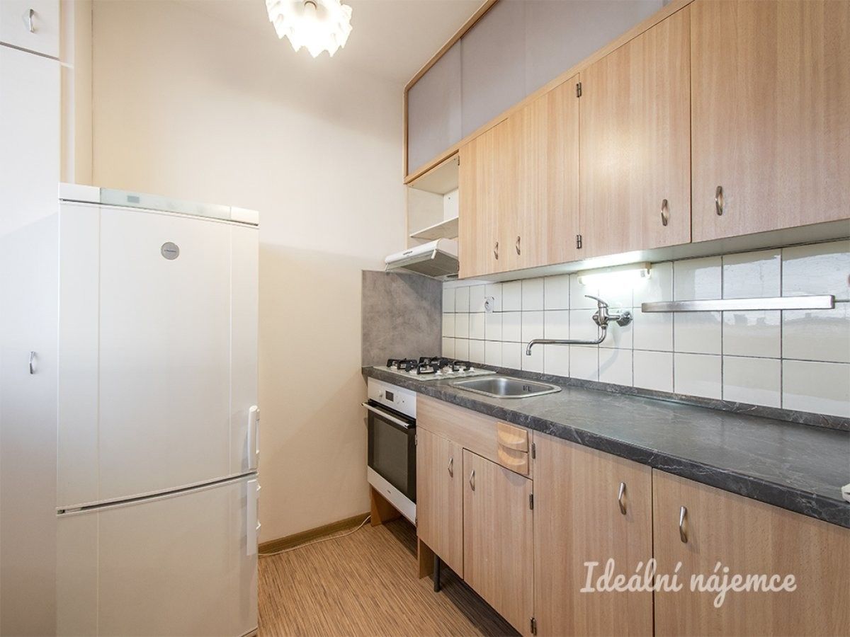 Byt 1+1 · 32 m² · Bramboříková, Praha - 4