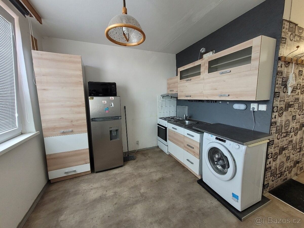 Pronájem byt - Bořenovice, 769 01