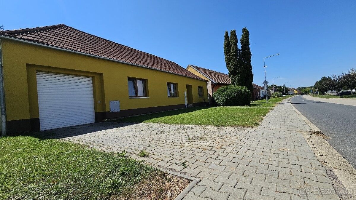 Prodej rodinný dům - Jiřice u Miroslavi, 671 78