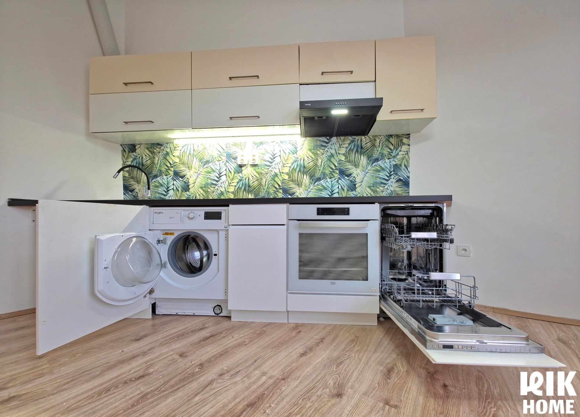 Pronájem byt 2+kk - Kloboučnická, Praha, 50 m²