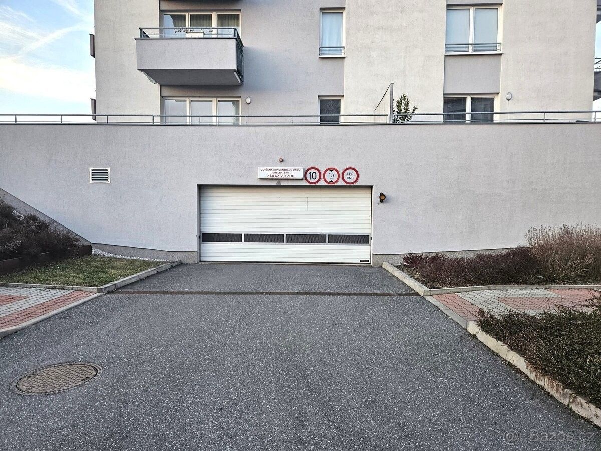 Garáže, Praha, 199 00 - 1