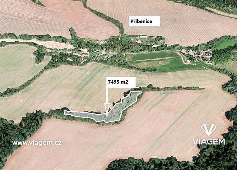Les, 7 495 m²