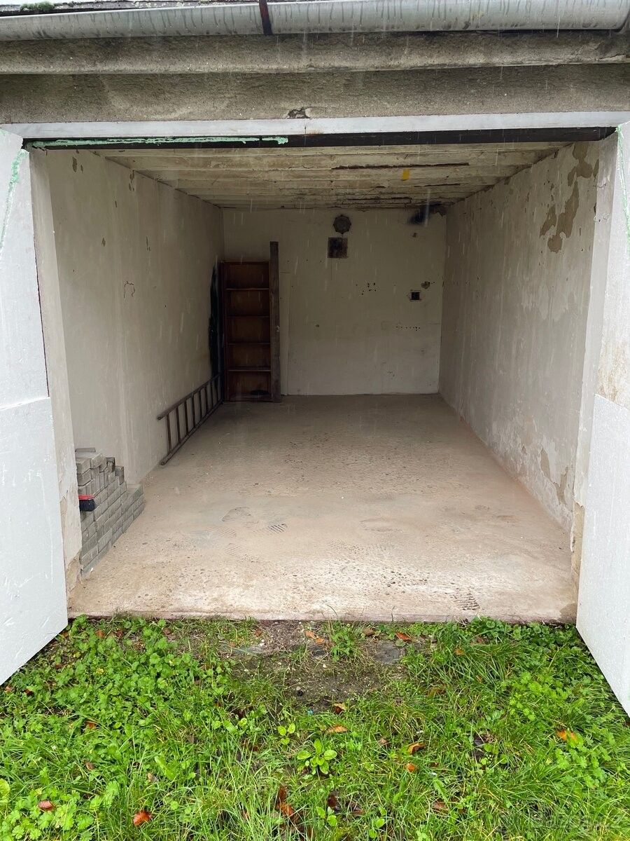 Prodej garáž - Břeclav, 690 03