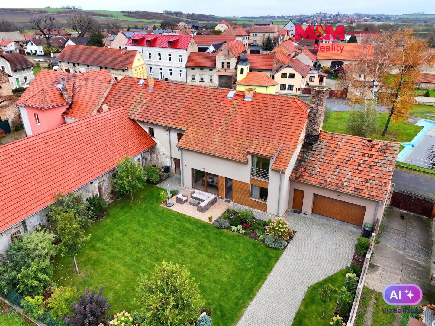 Rodinné domy, Černiv, 320 m² - 1