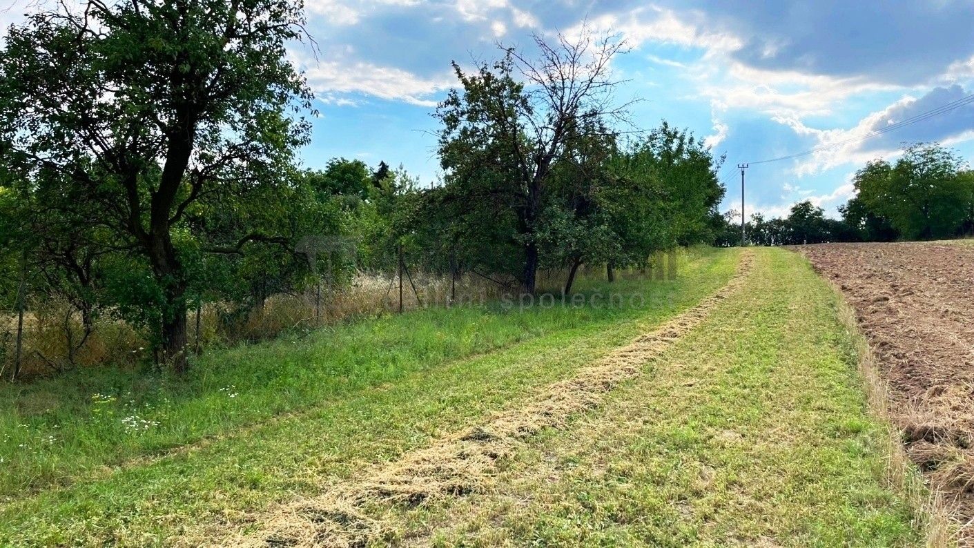 Zahrady, Šlapanice, 914 m²