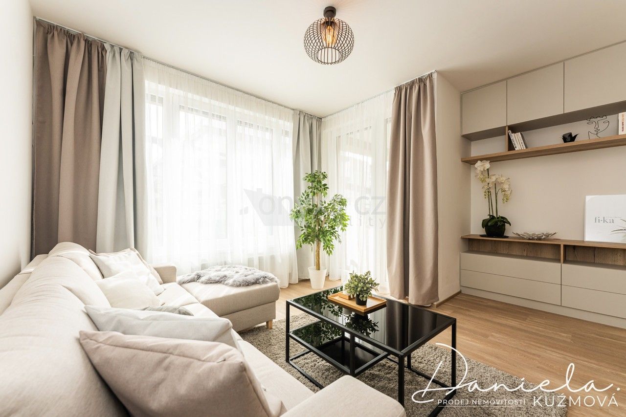 Byt 2+kk · 56 m² · Jankovcova, Praha - 4