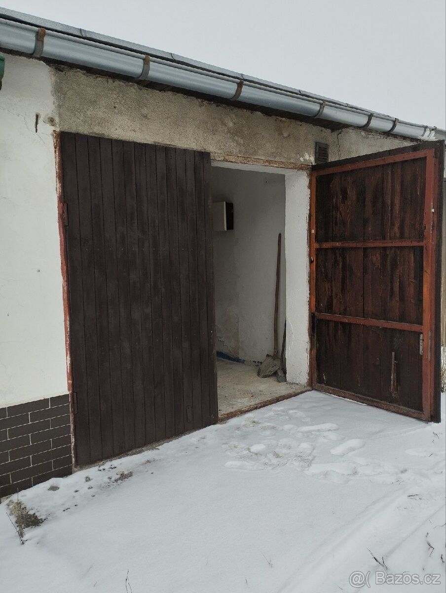 Prodej garáž - Chodov u Karlových Var, 357 35