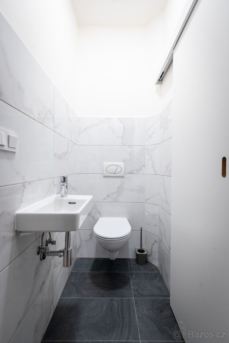 Pronájem byt - Praha, 150 00