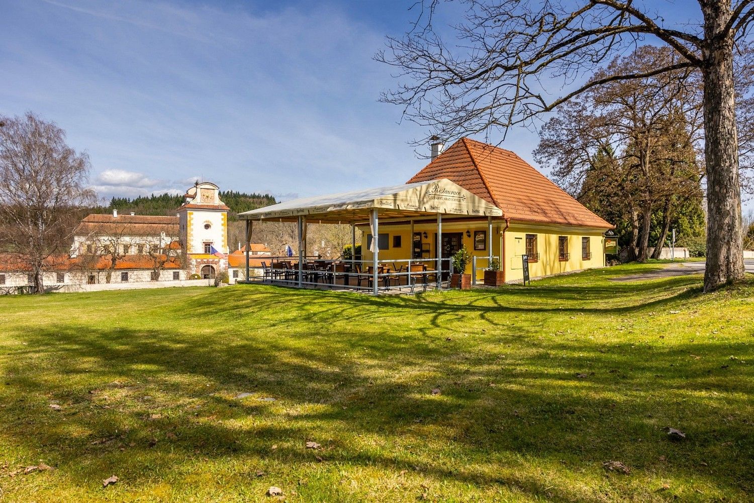 Restaurace, 176 m²