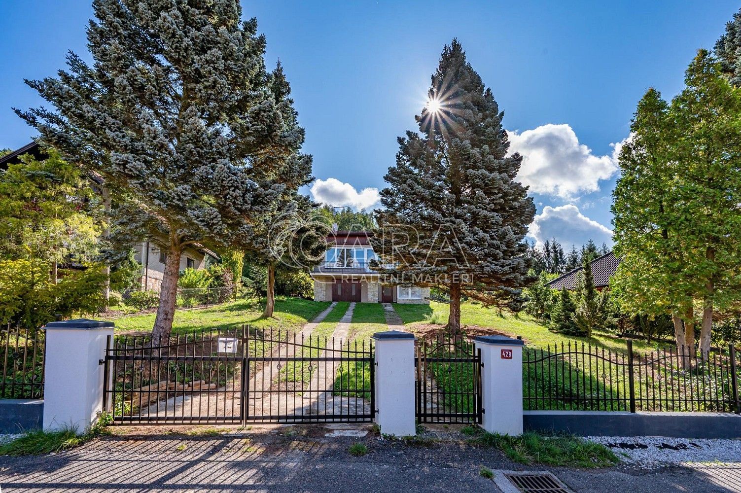 Rodinné domy, Komárov, okres Beroun, Středočeský kraj, 165 m² - 2
