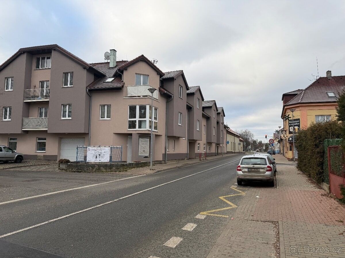 Garáže, Praha, 197 00