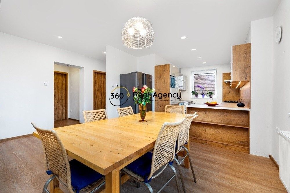 Rodinné domy, Lužec nad Cidlinou, 299 m²