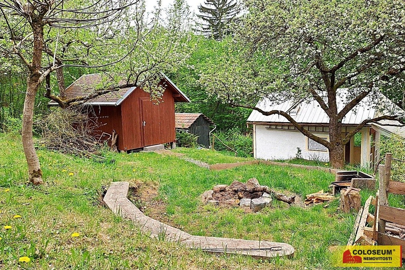 Zahrada, 1 242 m²