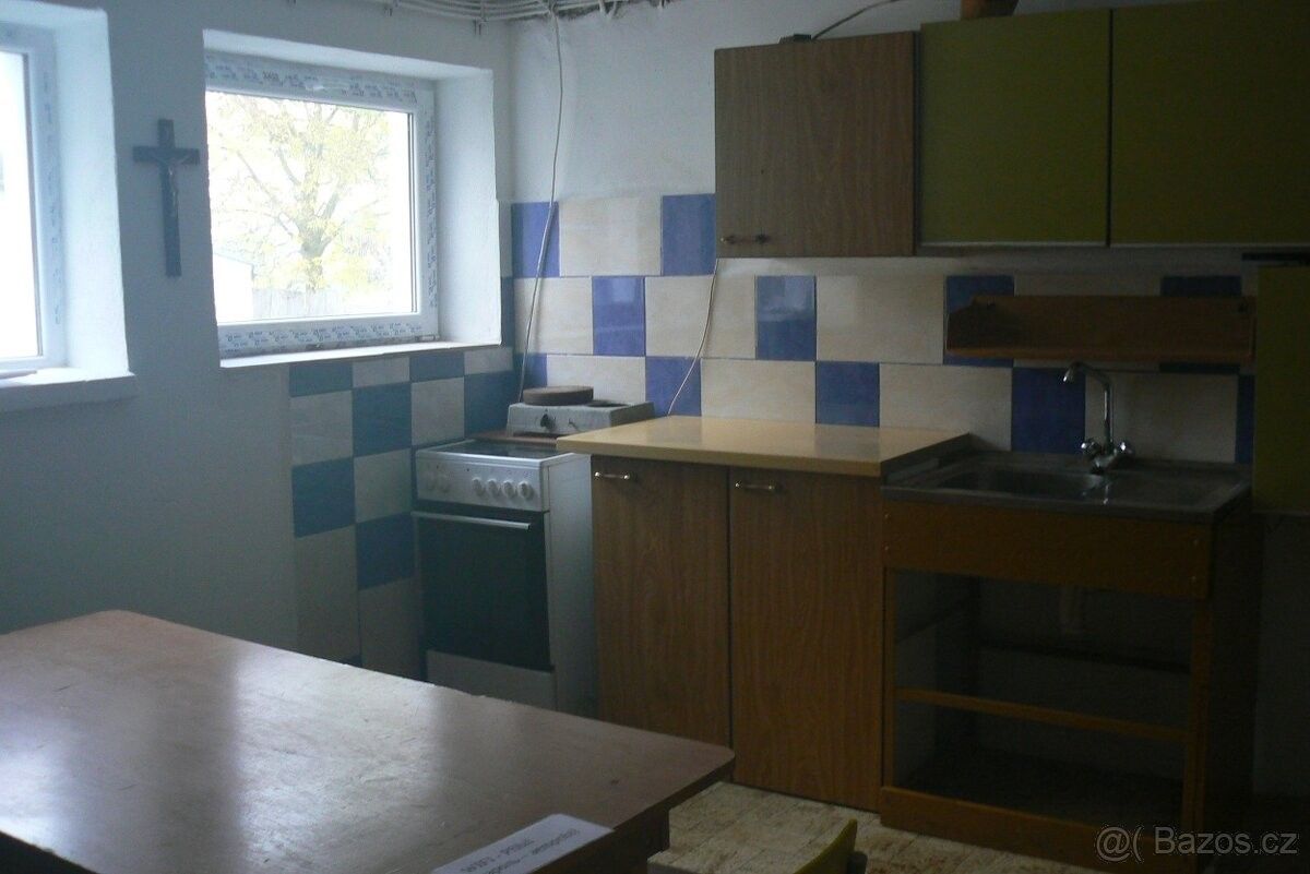 Pronájem byt - Bratronice, 386 01