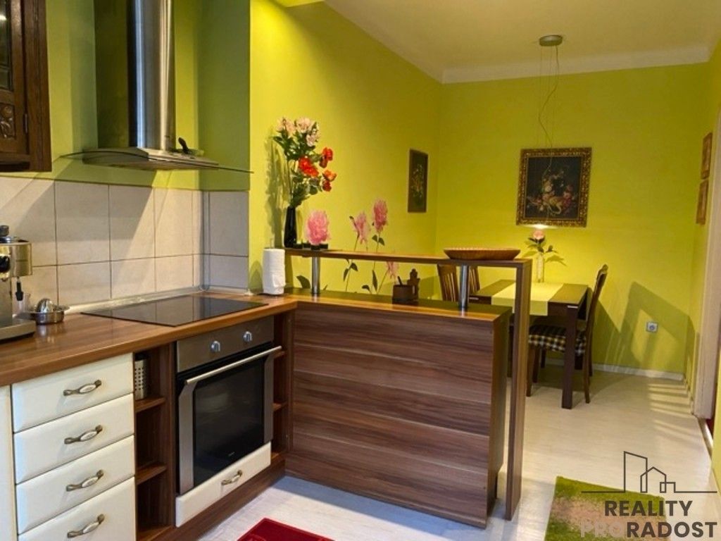 Pronájem byt 2+1 - Charkovská, Olomouc, 80 m²