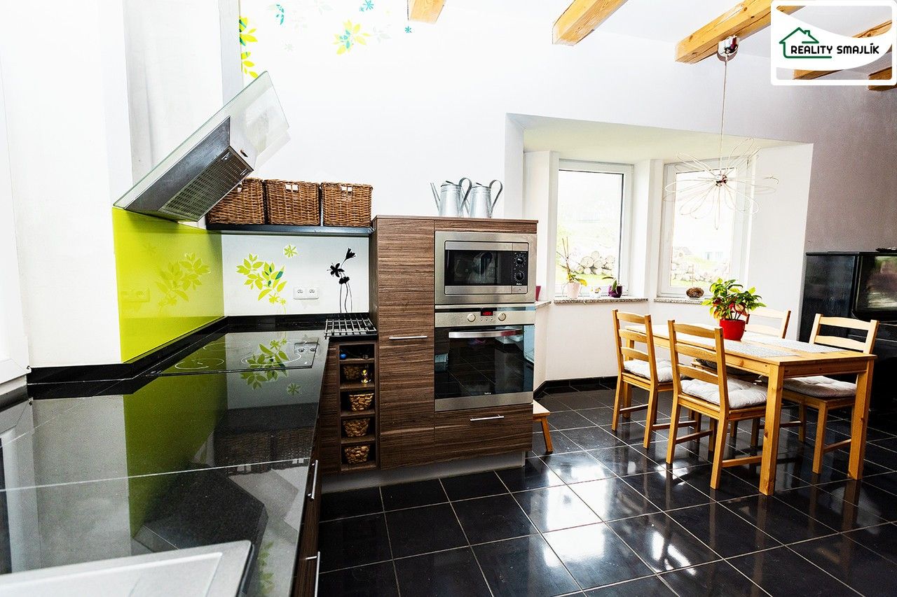 Prodej rodinný dům - Tůně 137, Pomezí nad Ohří, 250 m²