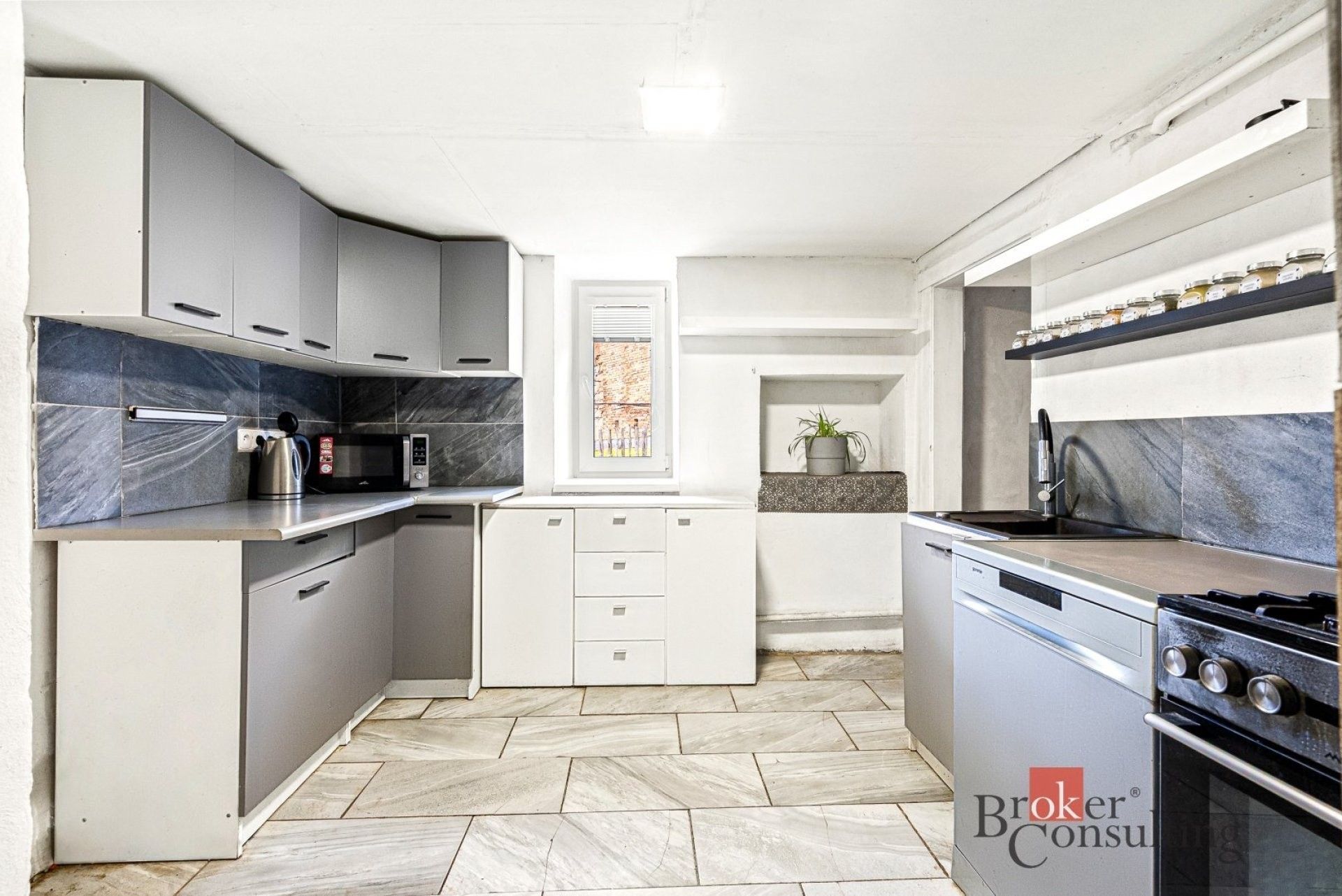 Prodej rodinný dům - Jablonná, 164 m² - 5