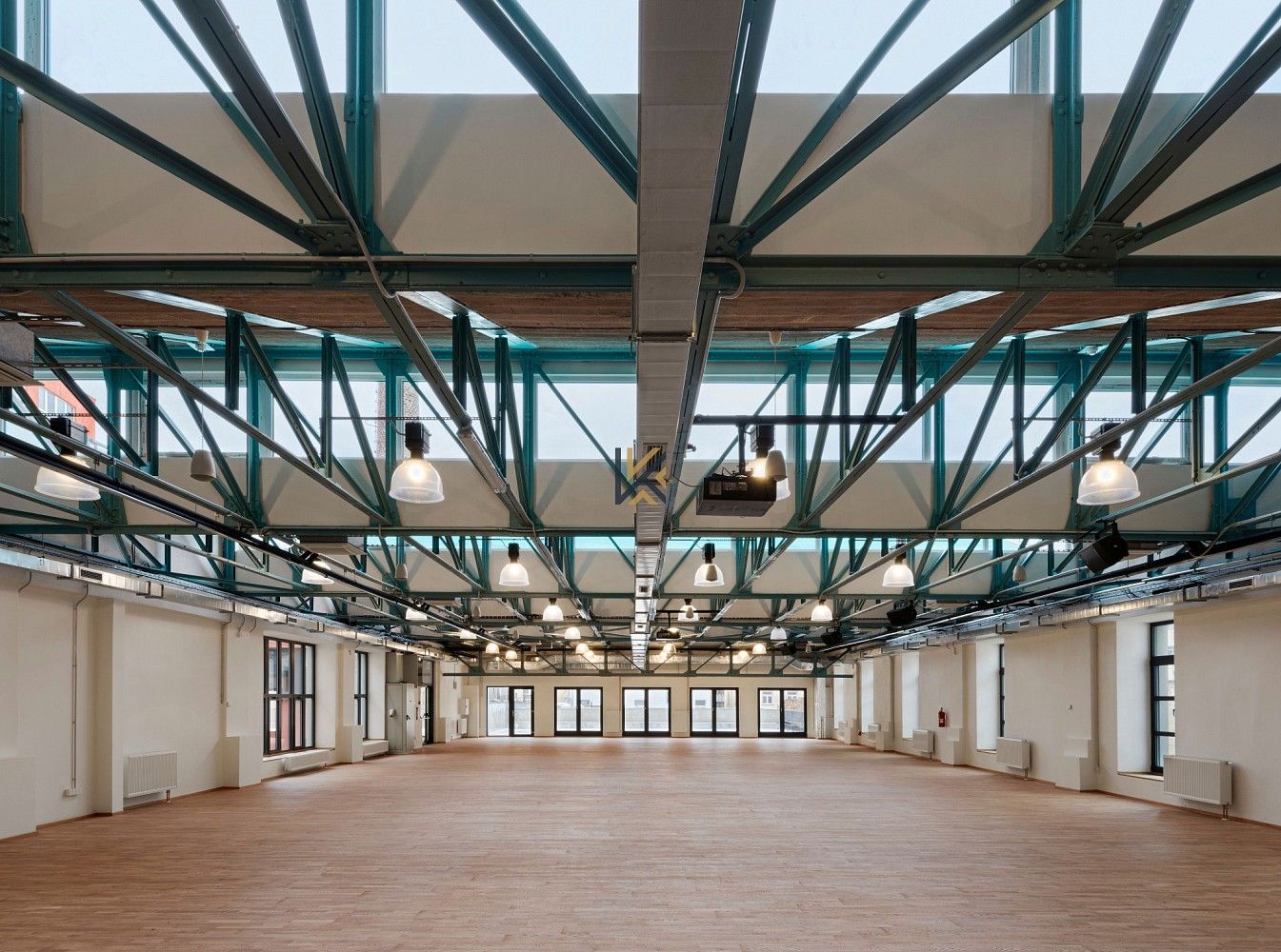 Obchodní prostory · 705 m² · Praha - Libeň, okres Praha 9, Hlavní město Praha - 3