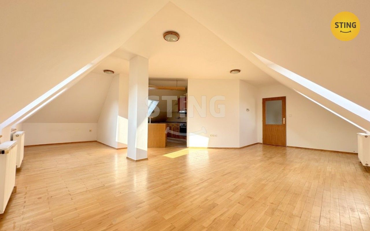 3+kk, Hladíkova, Třebíč, 95 m²