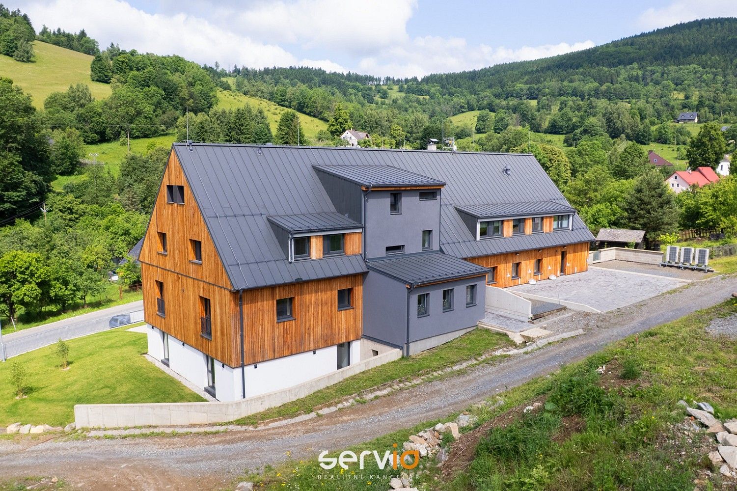 Komerční nemovitost, 48 m²