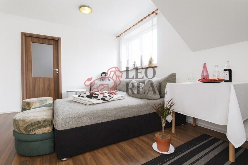 Byty, Oslavany, 664 12