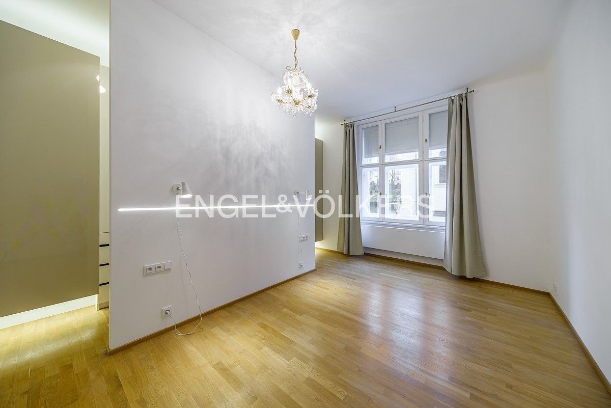 Pronájem byt 3+kk - U starého hřbitova 40, Praha Josefov, 137 m² - 5