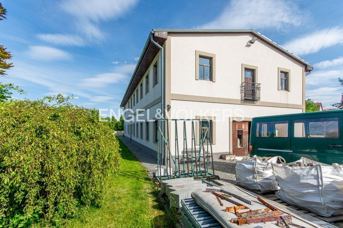 Pronájem výrobní prostory - Davelská, Davle, 630 m²