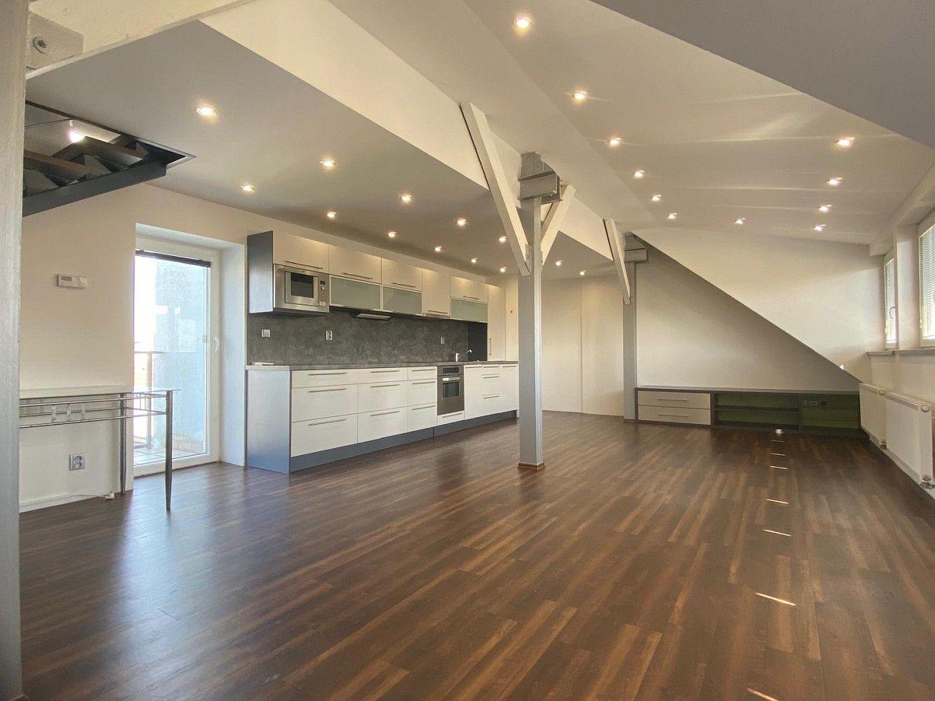 2+kk, Plzeň - Východní Předměstí, okres Plzeň-město, Plzeňský kraj, 82 m² - 1