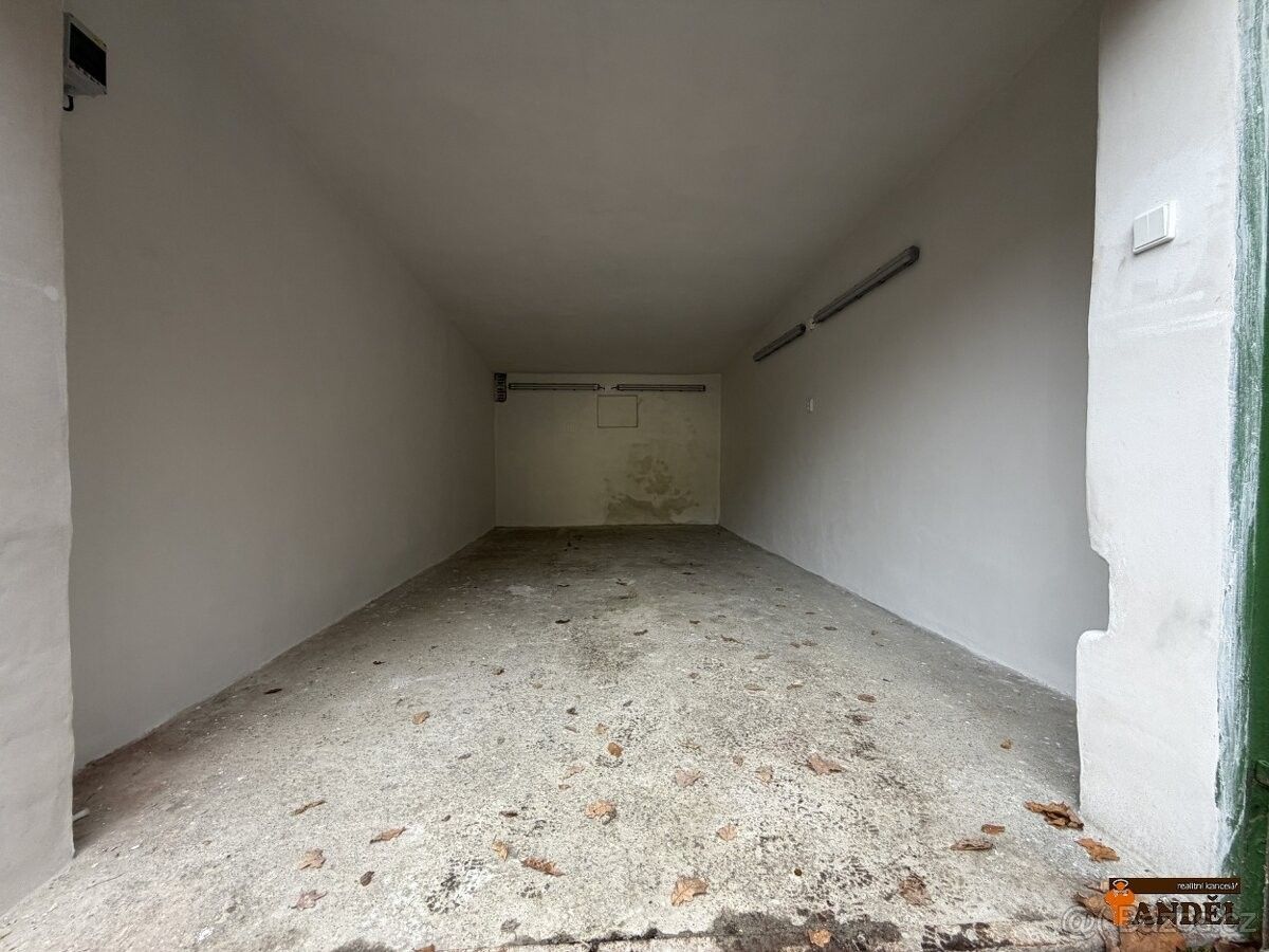 Garáže, Havířov, 736 01