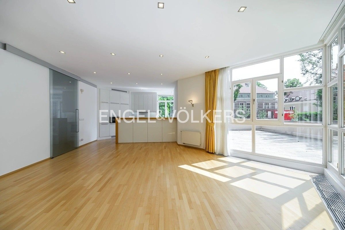 Pronájem byt 5+kk - V tišině, Praha, 180 m²