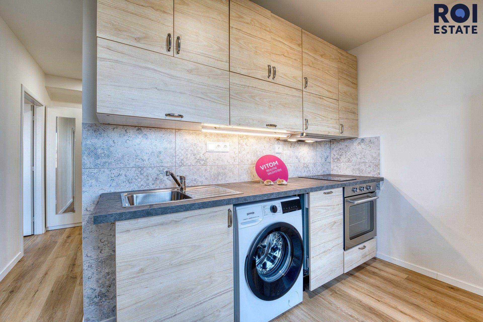 Pronájem byt 1+1 - Bělocerkevská, Praha, 37 m²