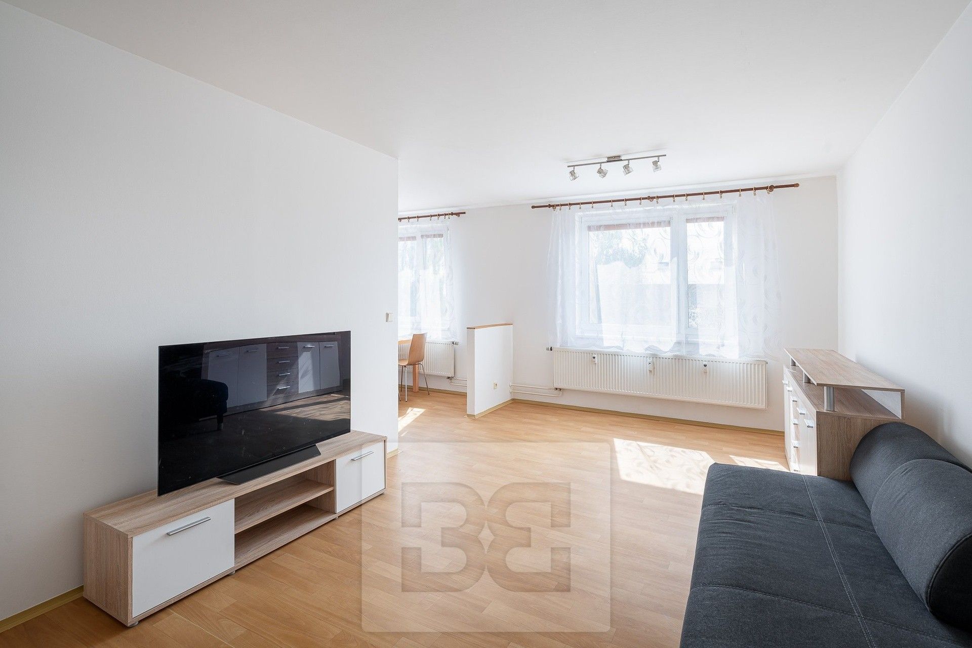 Pronájem byt 1+kk - Mladá, Milovice, 44 m²