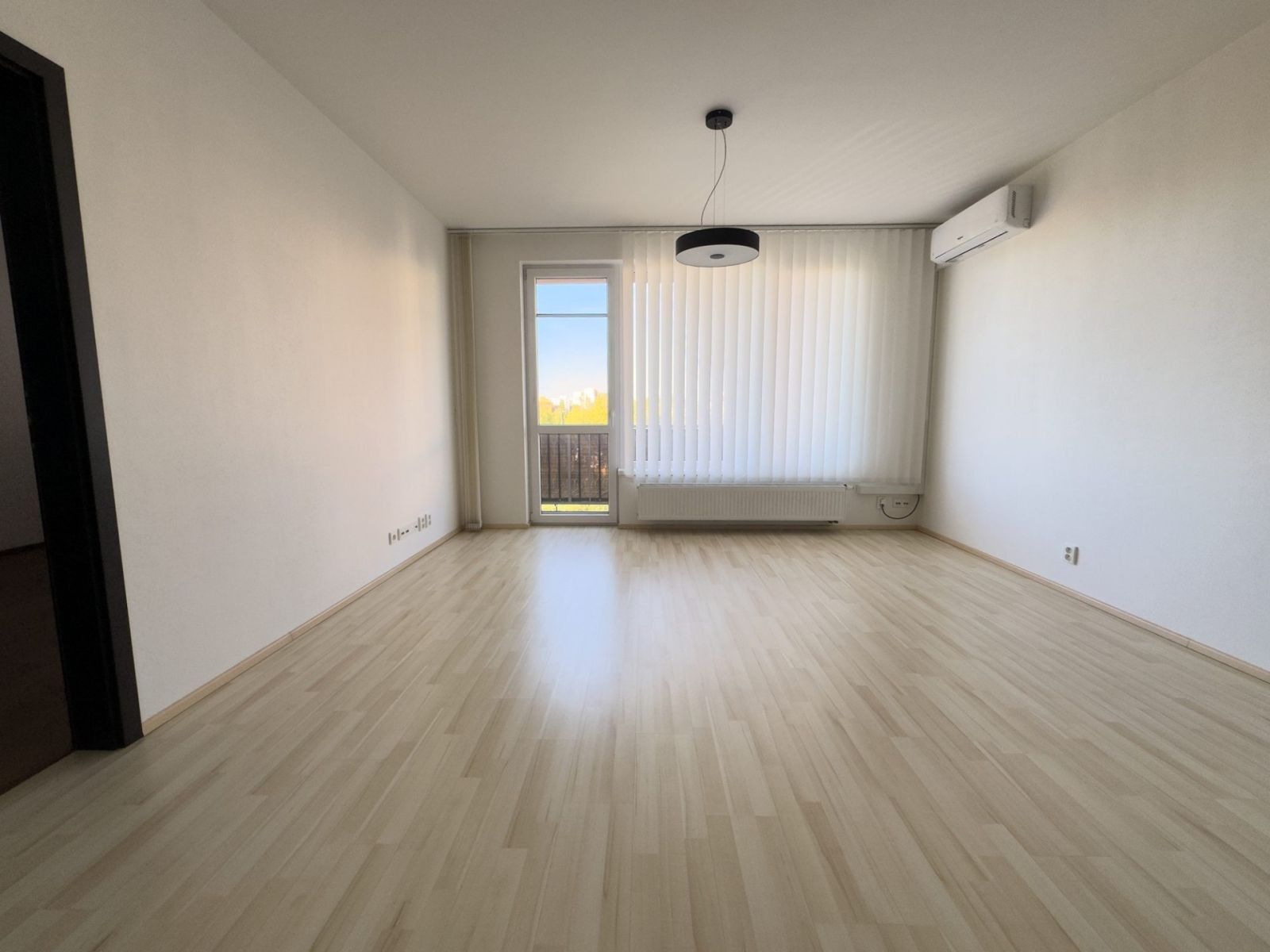 Prodej byt 2+kk - Rudolfa Holeky, Praha - Černý Most, 65 m² - 5