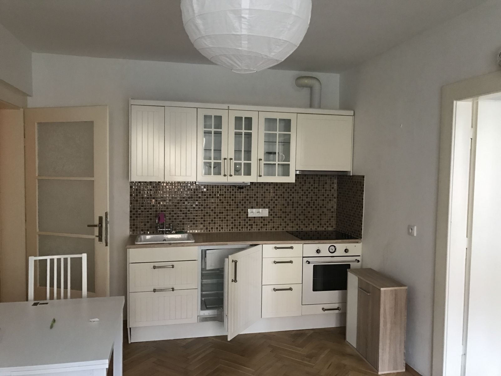 2+kk, Jugoslávských partyzánů, Praha - Dejvice, 42 m² - 1